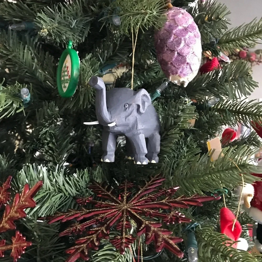 ❤️Vintage Elephant Hand Carved Christmas Ornament